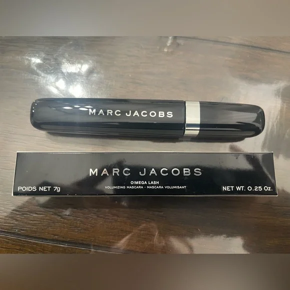 Marc Jacob Omega Lash Volumizing Blacque mascara - Picture 2 of 4